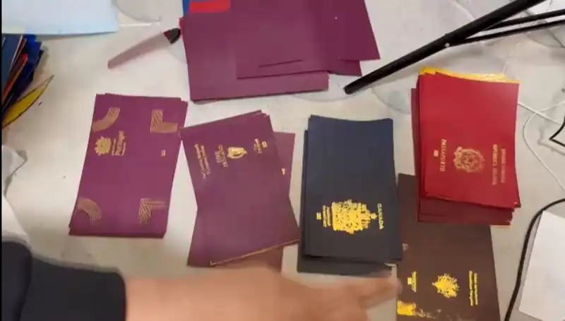 Sahte Pasaport ve Vize Üreticilerine Düzenlenen Büyük Operasyon!