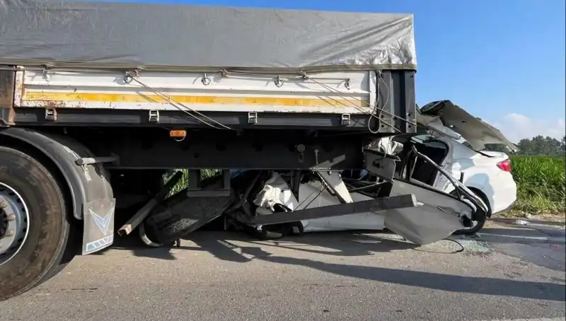 Sakarya'da Feci Kaza: Genç Hayatını Kaybetti, Kaza Anı Şok Etti
