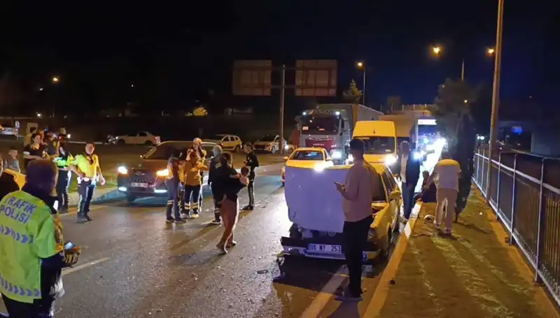 Otoyolda Korkunç Kaza: İkisi Çocuk Dört Yaralı