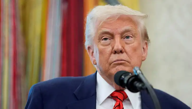 Trump'ın G7 Zirvesinden Sıradışı Ayrılışı: Beyaz Saray'da Acil Toplantı Alarmı