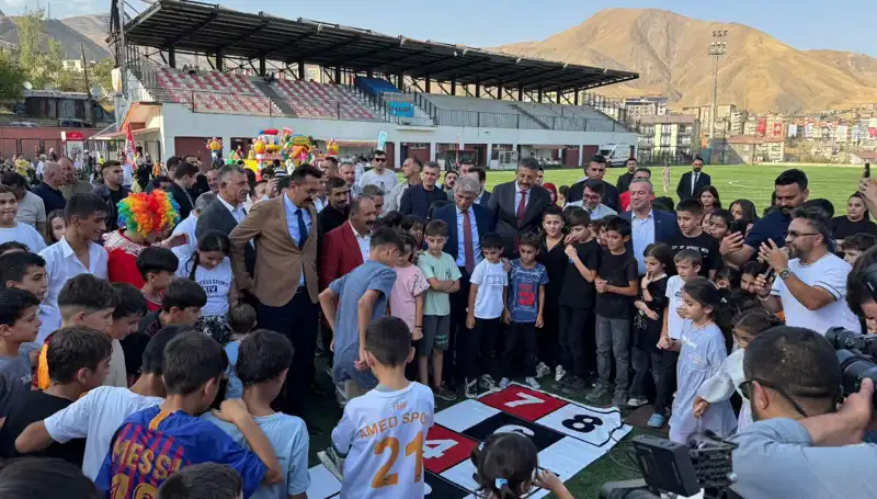Hakkari'de Anadolu Şenliği: Kültür, Müzik ve Eğlencenin Buluşma Noktası
