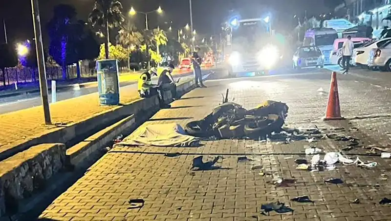 Alanya'da Feci Motosiklet Kazası: Can Kaybı ve Yaralılar Var!
