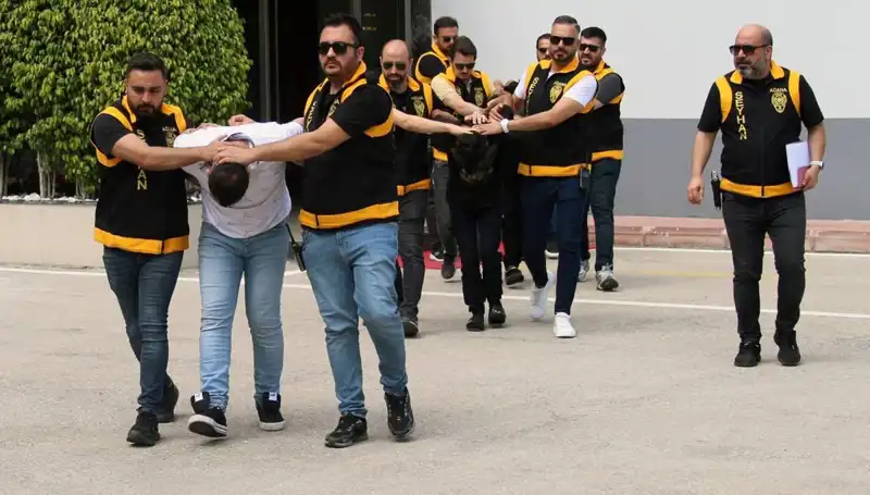 İş İnsanını Kandırıp Döven Şebeke Yakayı Ele Verdi!