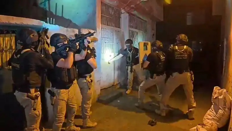 İstanbul'da DAEŞ'e Yönelik Operasyon: 18 Kişi Gözaltında