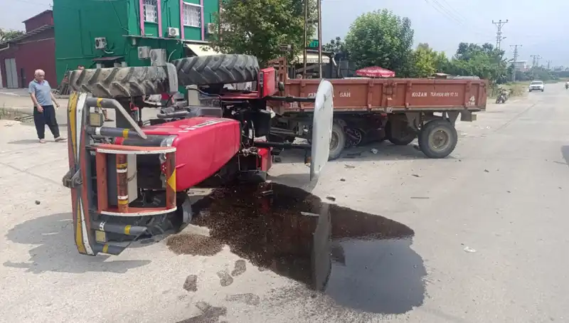 Traktör ile Otomobil Çarpıştı: Kaza Sonrası İki Yaralı Hastaneye Kaldırıldı