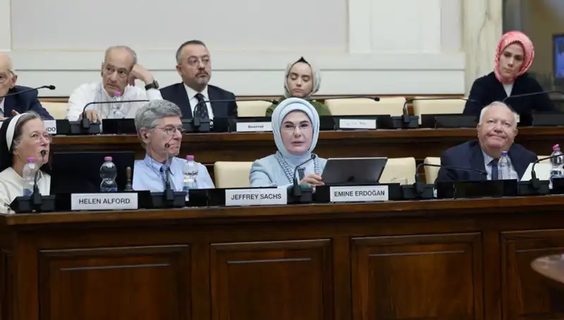 Emine Erdoğan, Vatikan’da Dünya 5’ten Büyüktür Mesajını Verdi!