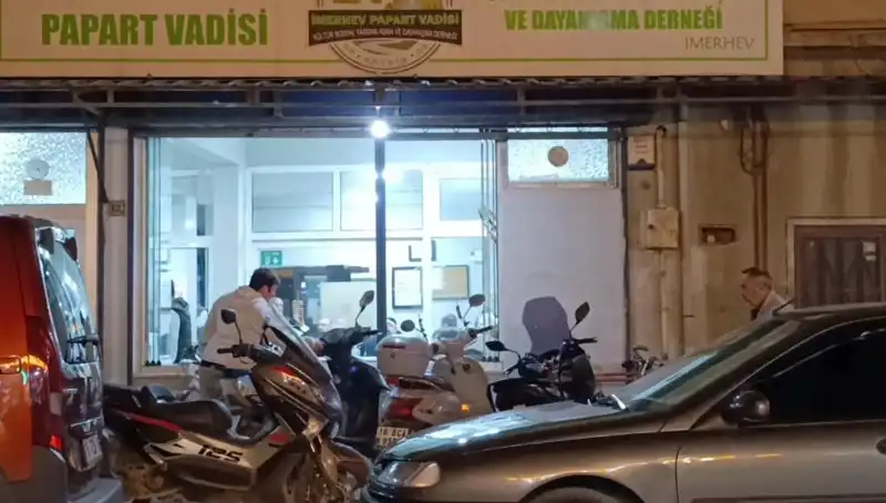 Mahalledeki Bıçaklı Kavga: Neler Oldu, Kim Yaralandı?