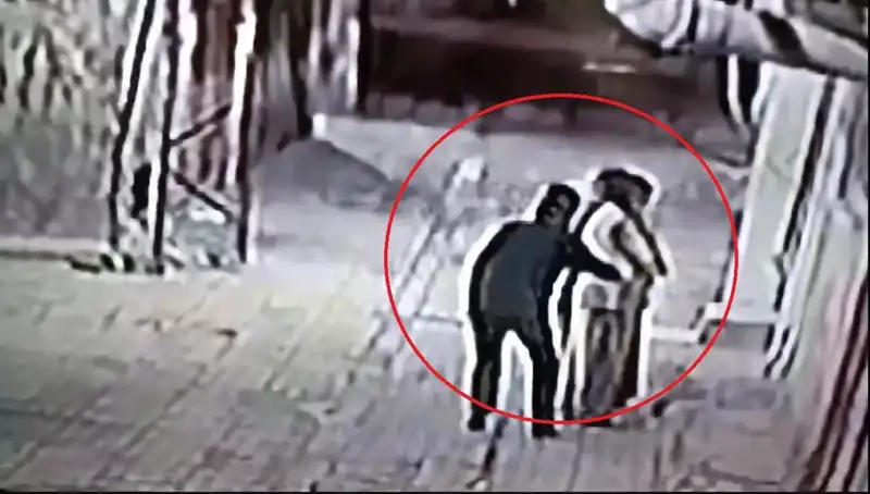 Polislerden Yaratıcı Operasyon: Kapkaççılara Simitçi ve Pazarcı Maskesiyle Baskın!