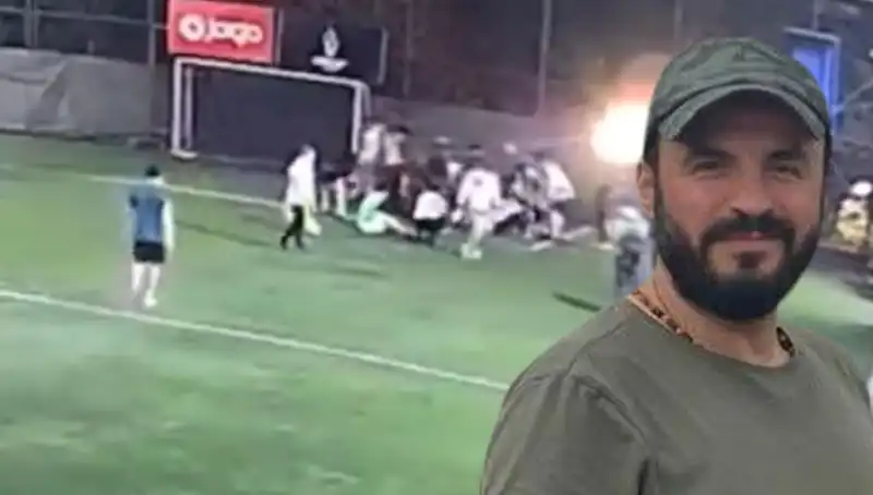 Halı Sahada Maç Yaparken Kalp Krizi Geçiren Adam Hayatını Kaybetti