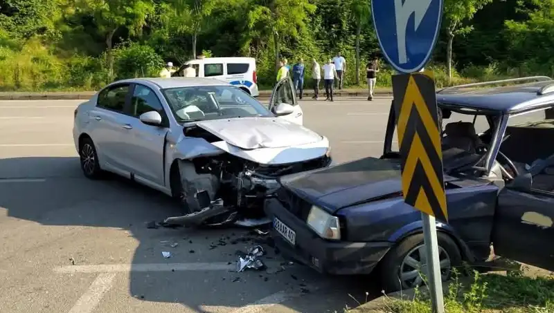 Görele'de Feci Kaza: Sürücünün Camdan Fırlaması Herkesi Şoke Etti