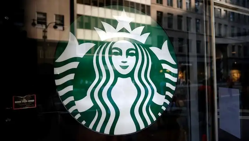 Starbucks, Küresel Satışlarındaki Düşüşle Mücadele Ediyor: Nedenleri ve Gelecek Stratejileri