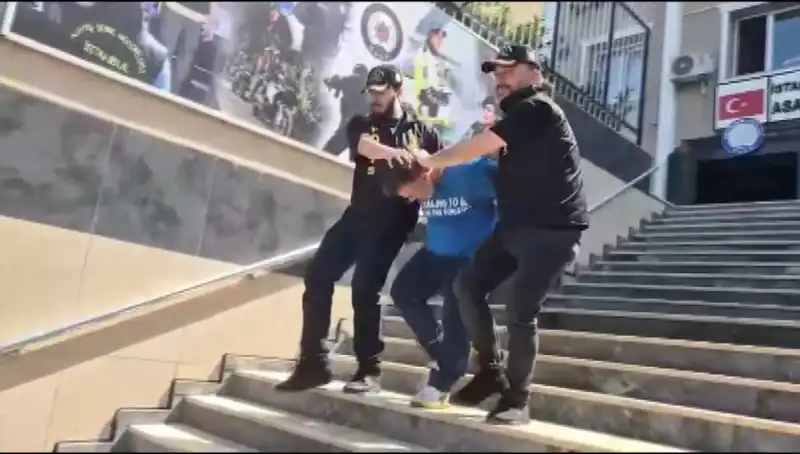 Ümraniye'de 600 Bin Liralık Gasp: İki Genç Film Gibi Takiple Yakalandı