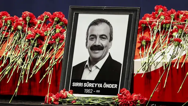 Meclis'te Sırrı Süreyya Önder Anması: Anlamı ve Etkileri
