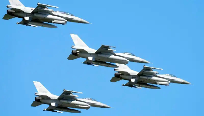 ABD, Ukraynalı Pilotları F-16 İçin 310 Milyon Dolarla Eğitecek